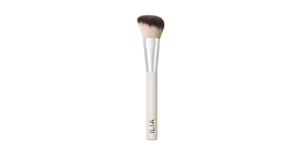 ILIA BEAUTY Sculpting bronzosító és highlighter ecset Akció